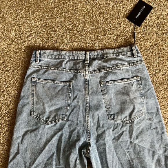 Pretty Little Thing Split Hem Straight Leg Jeans - Picture 5 of 5